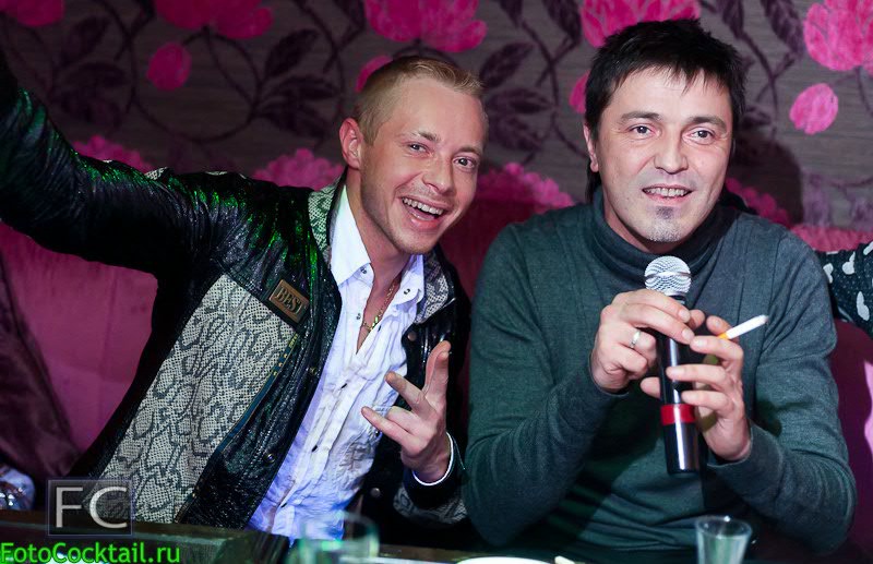 Певцы Поющие в ресторанах. Нерусские Певцы Поющие на русском языке.